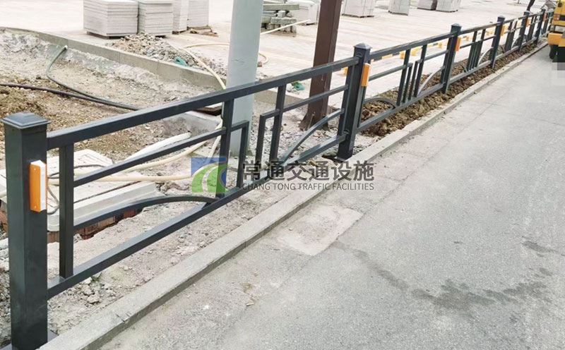 城市灰色定制造型人行道護欄